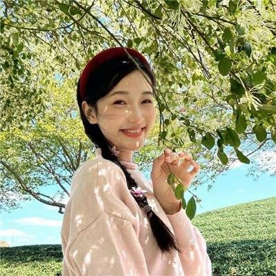 富二代出道颜值引争议，评论区两极分化，前后半年持续发酵